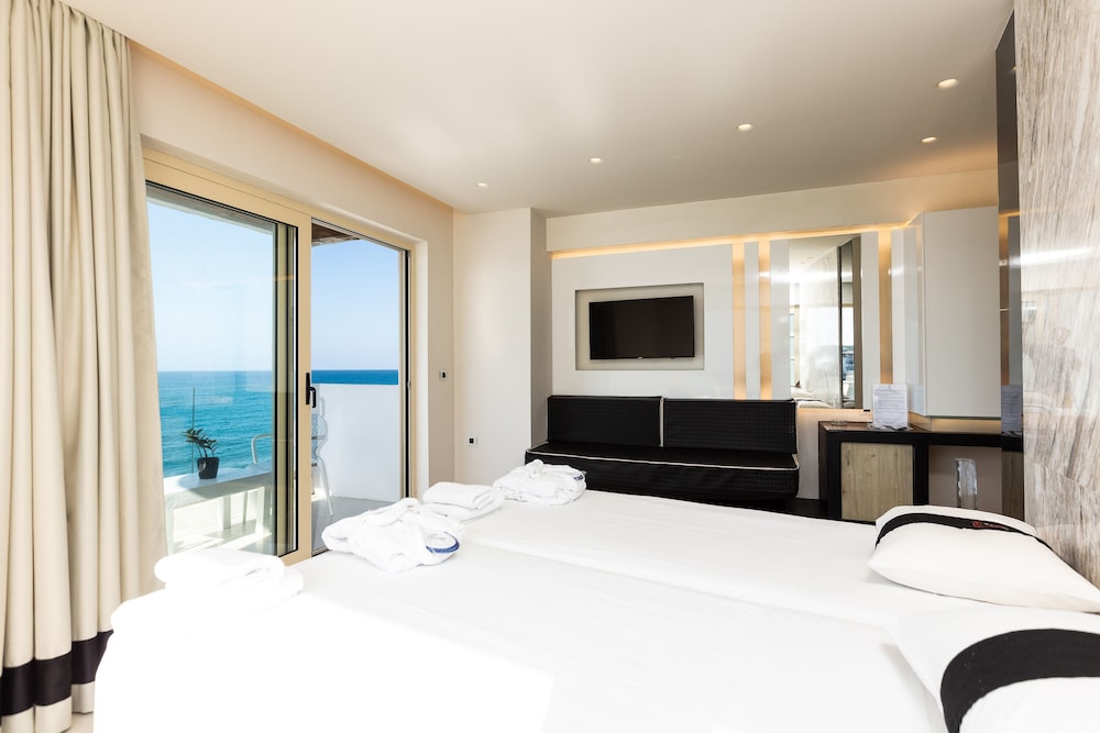 Kahlua Sea View Suites - Adults Only