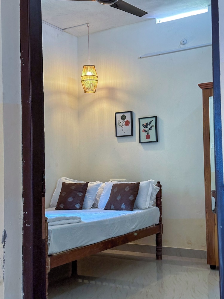Molly's Hostel