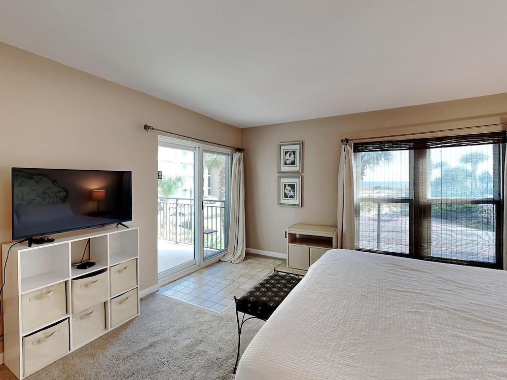 Emerald Isle Fort Walton Beach by Southern Vacation Rentals