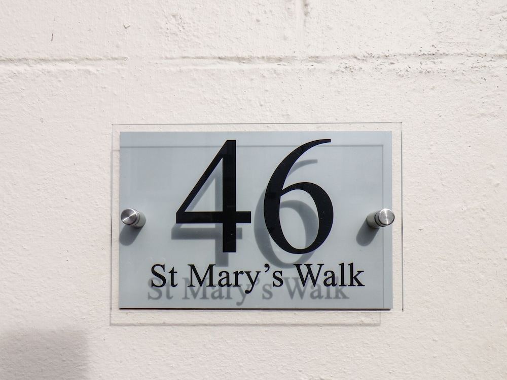 46 St. Mary's Walk