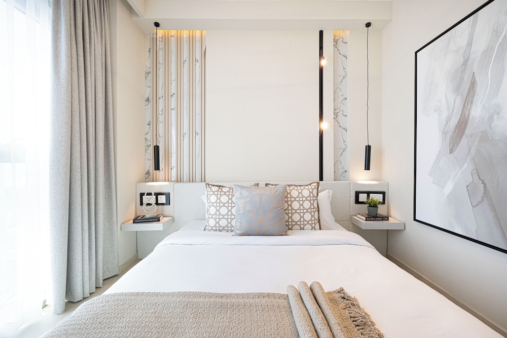 DVH Luxe Retreat 4BR Burj View Apartment