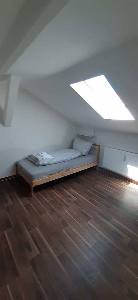 2-Rent Group Hostel Zimmer&Apartments GKP2