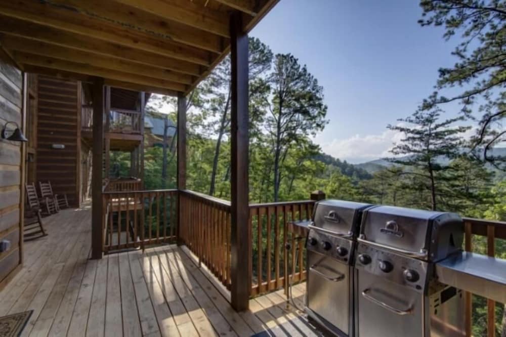 Mountain View Lodge - 9 Bedrooms, 9 Baths, Sleeps 40 Home