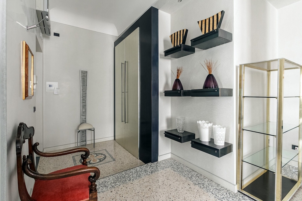 Elegant Apartment Near Duomo