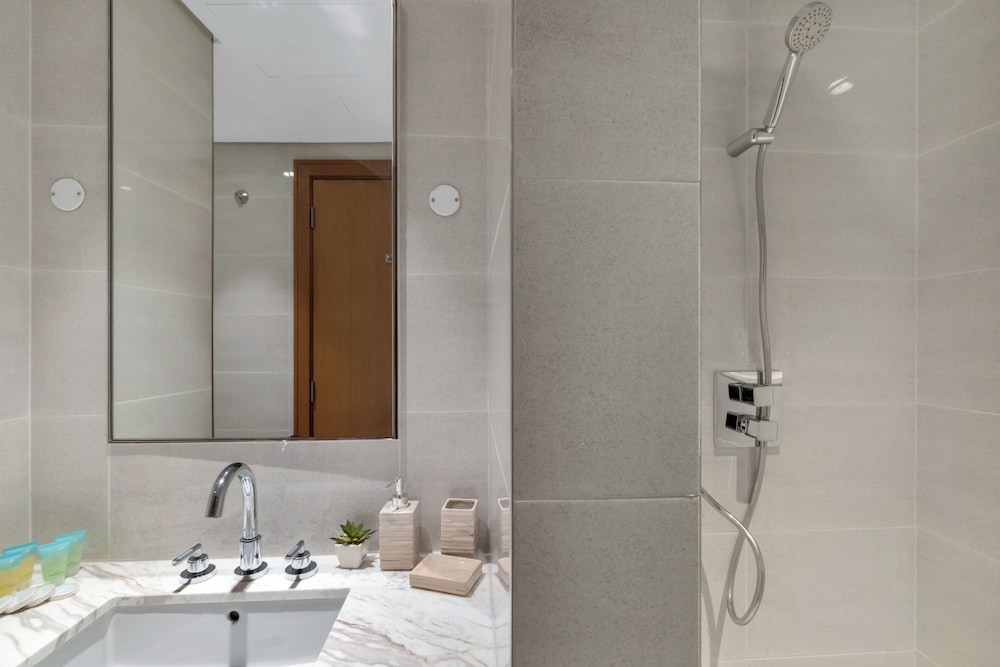 Roomszy Residences - Opera Grand