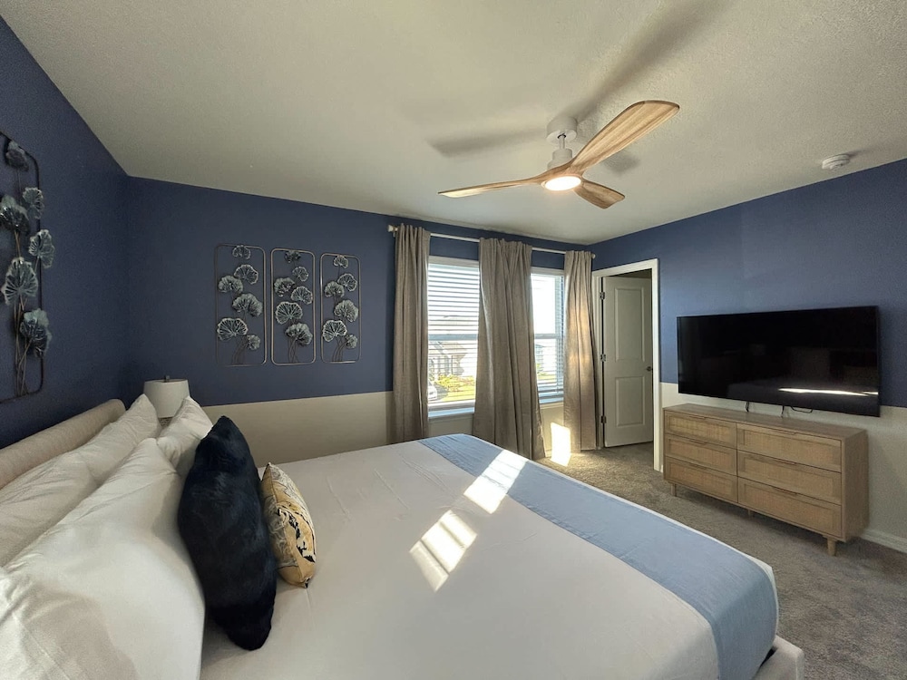 Upstay 20 Guest Capacity Mansion Near Disney