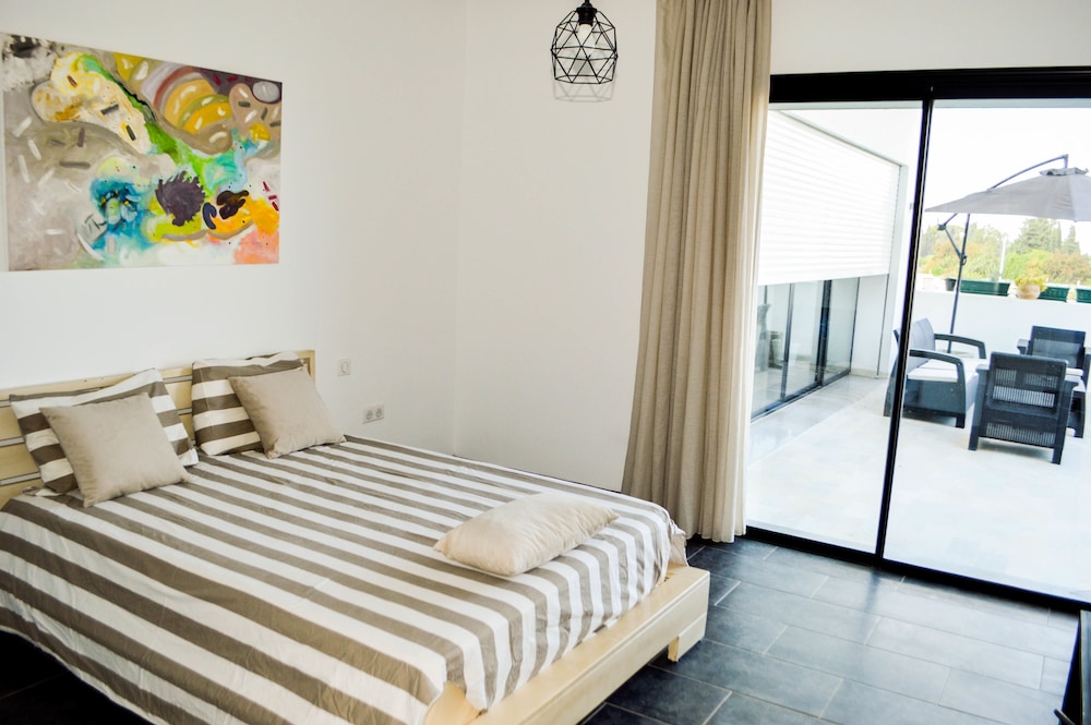 Cosy S2 Apartment in La Soukra view 3
