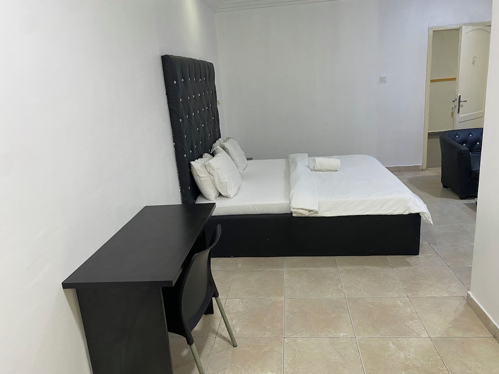 Chrisolik Hotel
