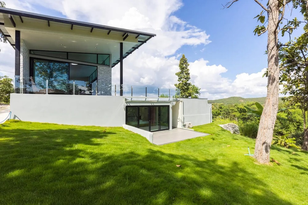 Stunning 3-bed Villa in Chiang Mai view 4