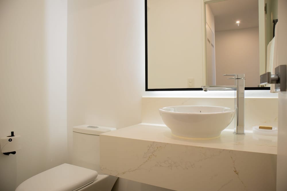 w Amazing 3BR w Balcony in Miraflores