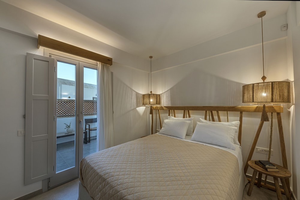 Alafropetra Luxury Suites photo 4