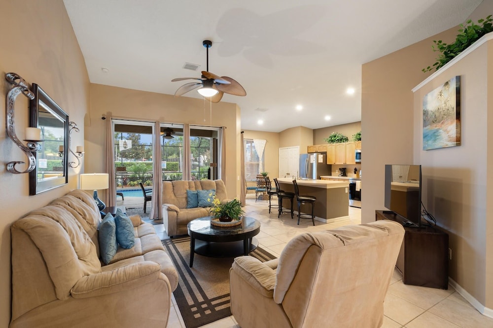 Windsor Palms Resort 4 Bedroom Pool Home + Game Room 4 Home