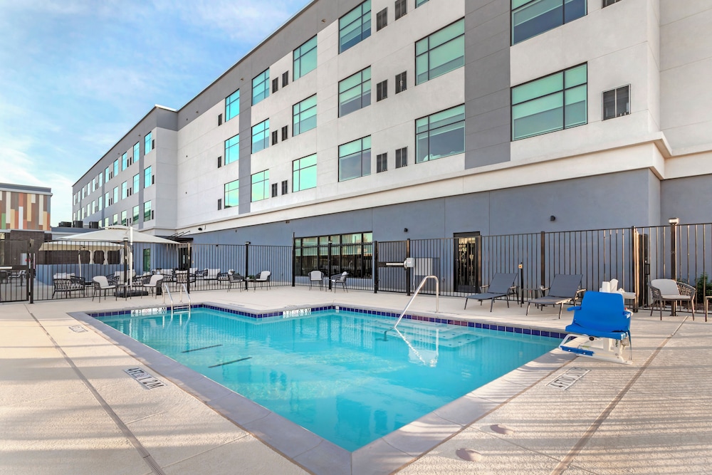 Cambria Hotel Northlake Conference Center - Roanoke
