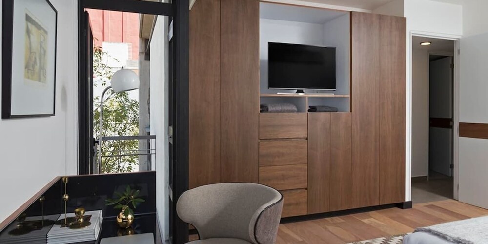 Perfect Modernation Apartment by Mr.W photo 3
