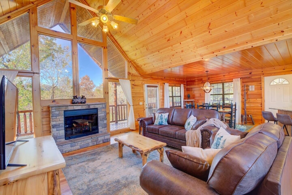 All Ya Need 4 Bedroom Cabin