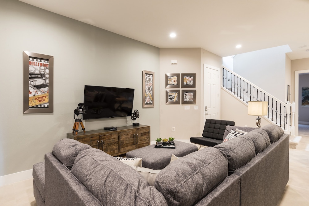Summerville Vacation Homes by Columbia Management