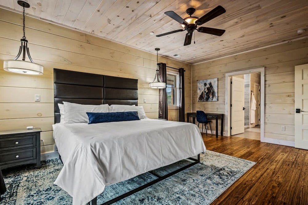 Sleeps18 Views 2 Hottubs Family Reunion Retreat