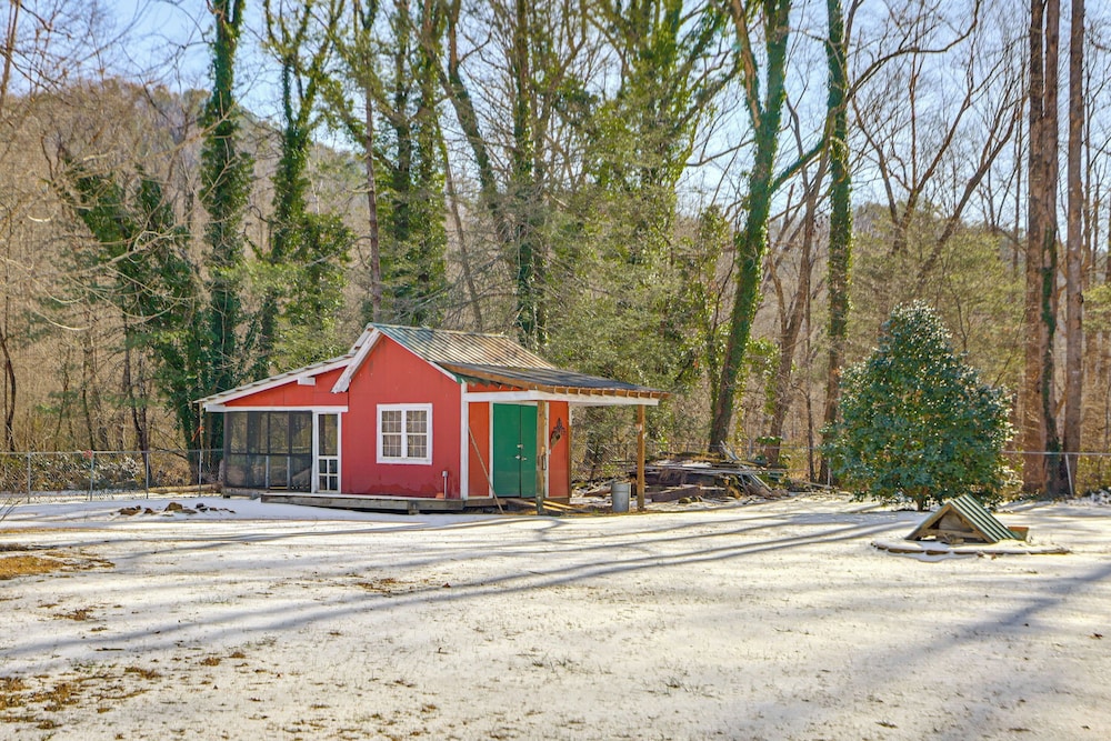 Fish, Hike & Relax: Marietta Gem w/ River Access!