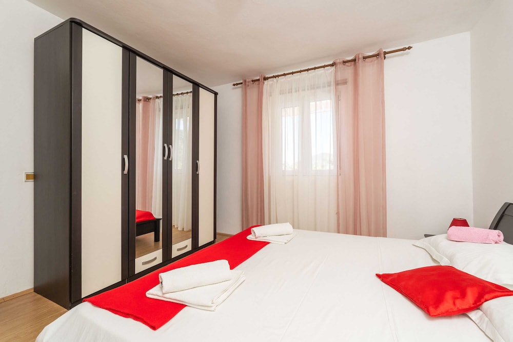 Villa Desin view 5