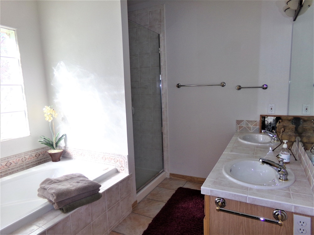 Fawn Townhome 4 bed 3 bath HTJP4 view 3