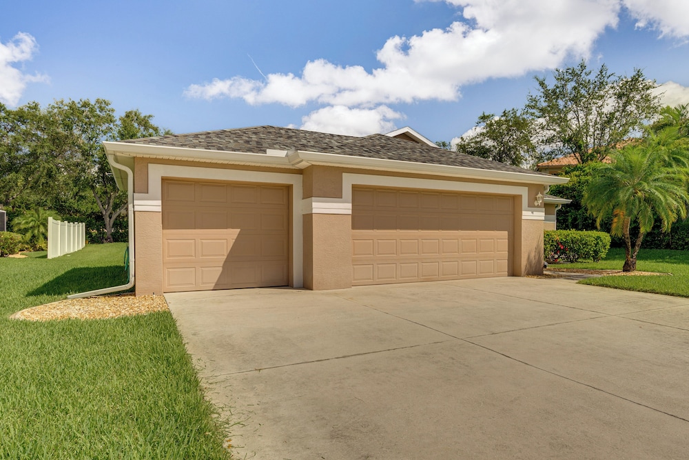 4 Mi to Beaches: Fort Myers Escape w/ Patio, photo 12