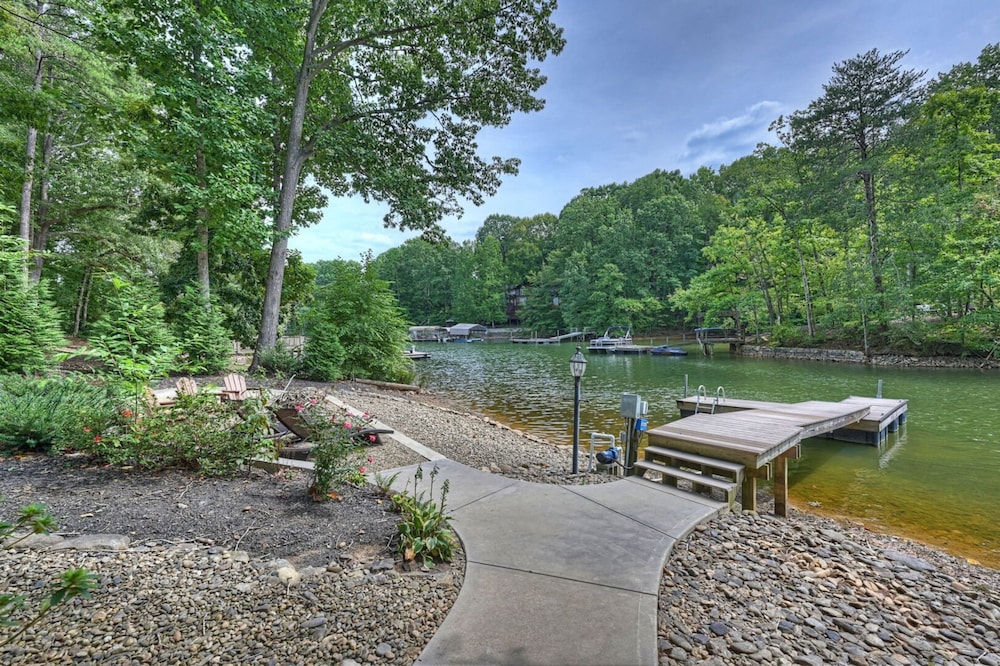 Bankhead Lodge by Avantstay Waterfront Log Cabin