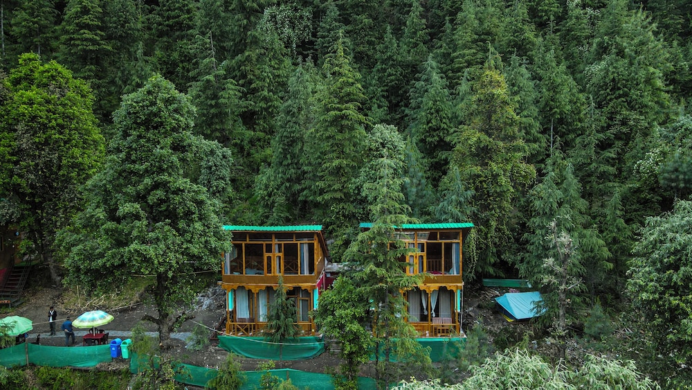 WOW Treehouse & Cottages