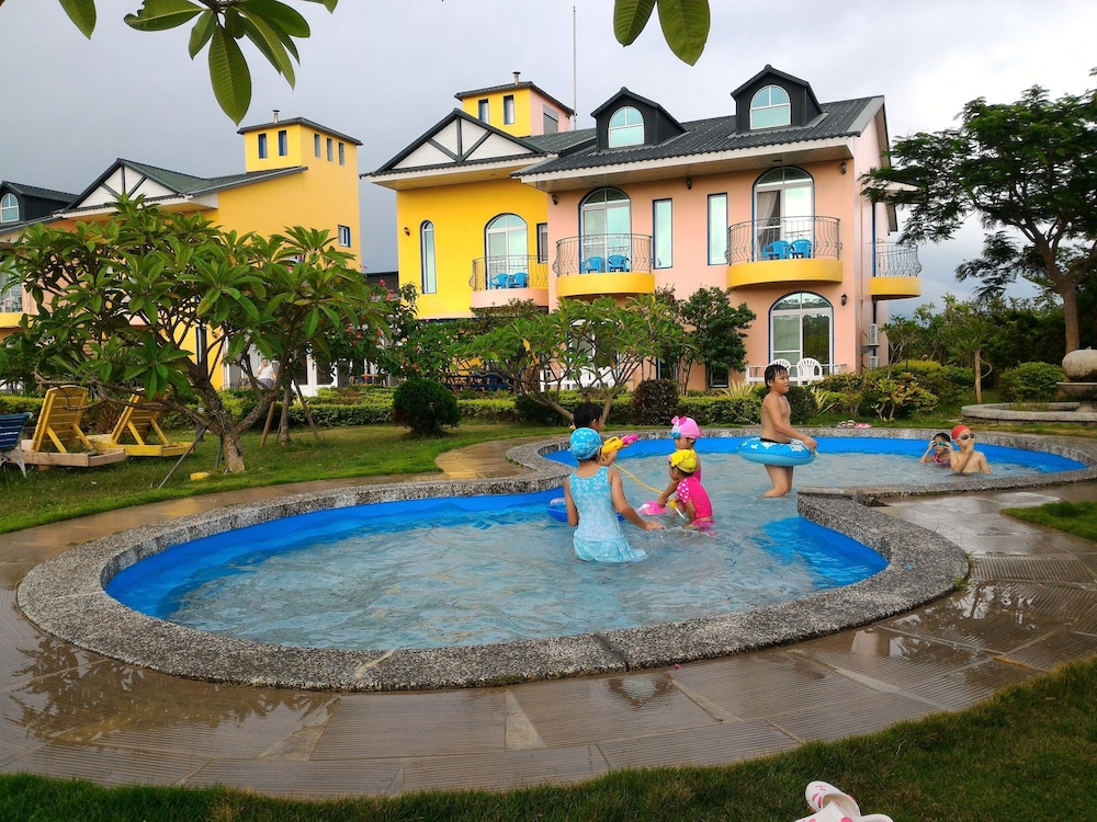 Bohemian Holiday Inn