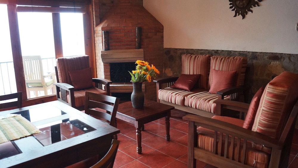 Atitlan Villas Qanajuyu