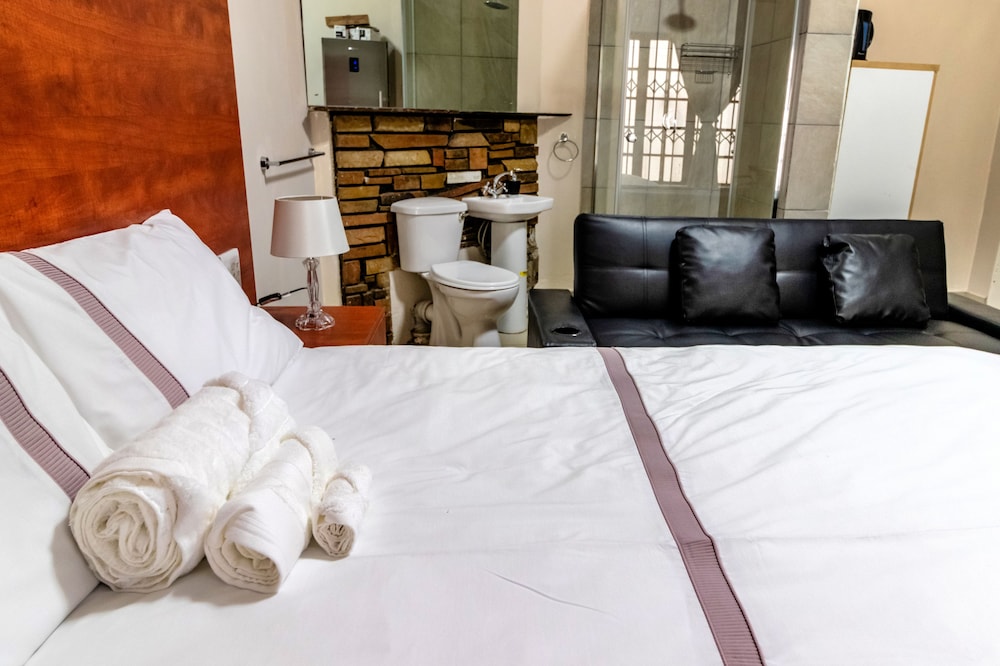 Aura Guest House