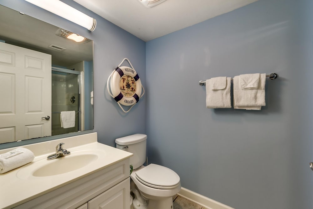 Blue Water Keyes by Condo-World
