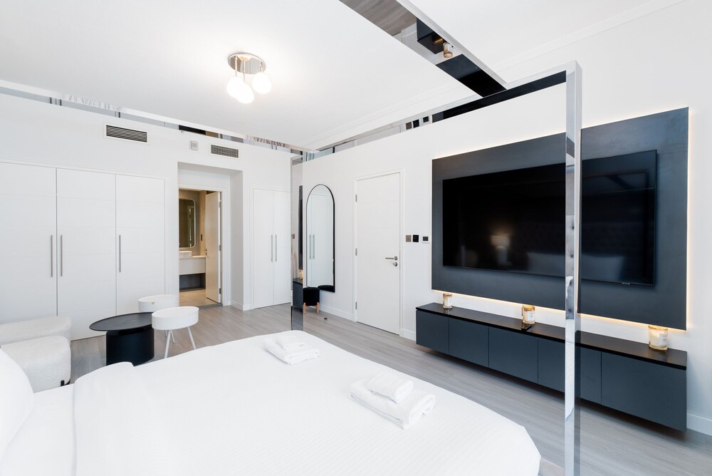 Sleek 3BR Maid s Room w Burj Khalifa View