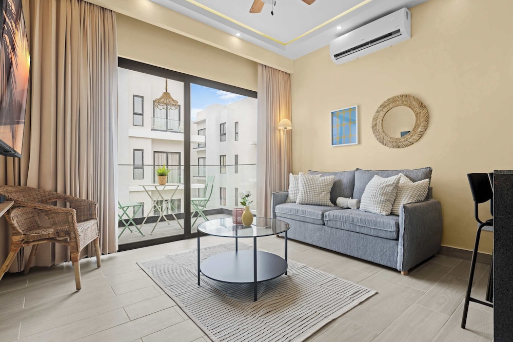 Cozy 1 BR Apartment by Vistacana