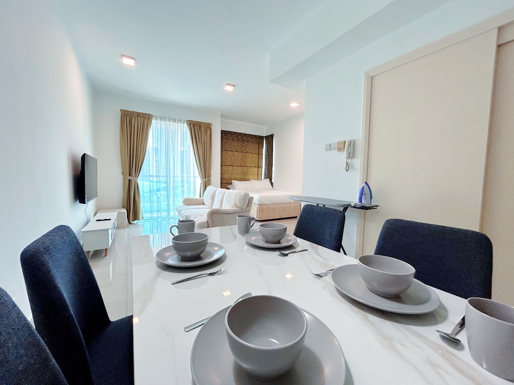 Solaris Dutamas by Manhattan Group