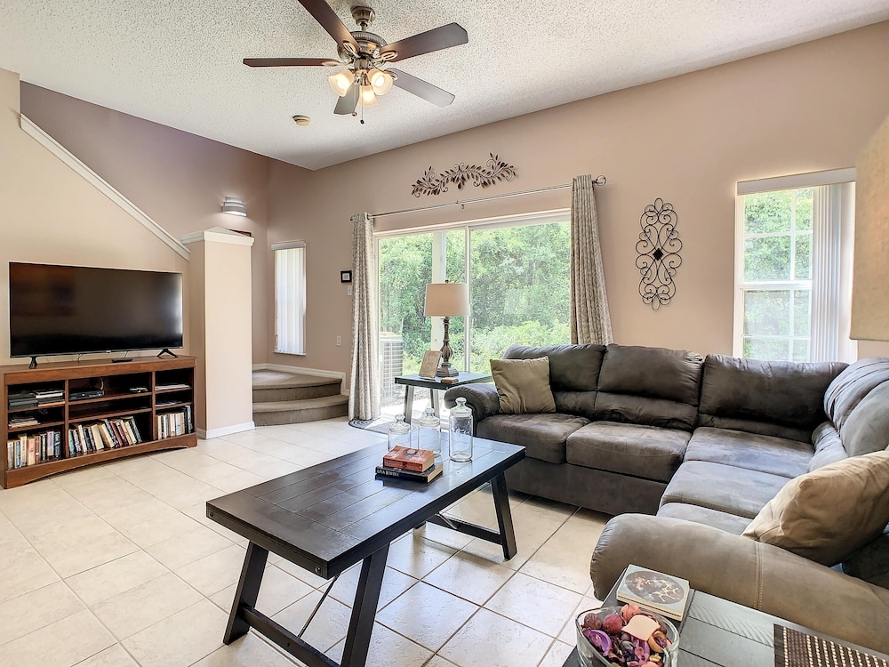 Close to Disney Clubhouse in Emerald Island view 5