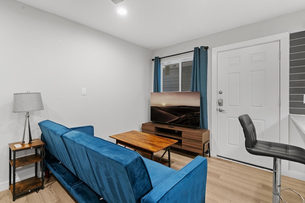 Stylish Studio Downtown Evonify - Property Image 1