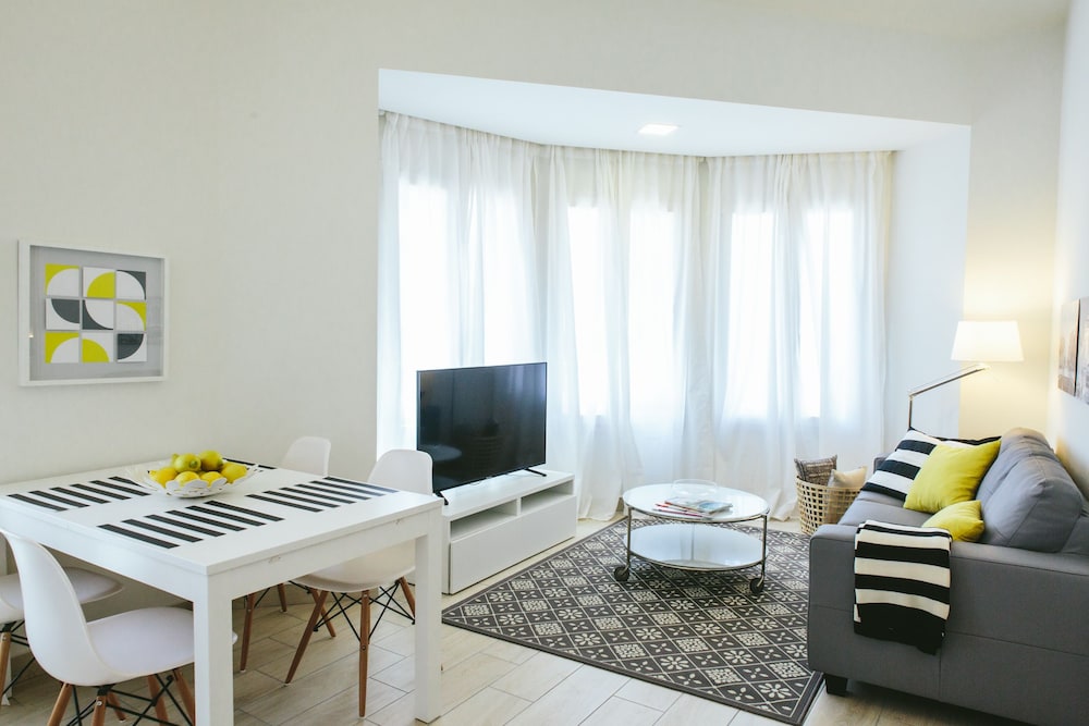 Apartamentos Poeta Quintana