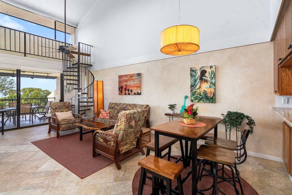 2 Bedrooms + Loft - Sleeps 6 - Ocean & Golf Views - Lanai - Vrkcv