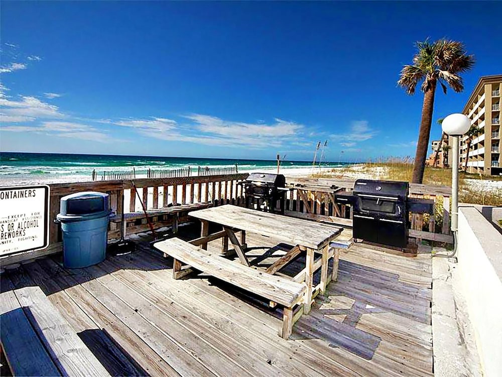 Emerald Isle 210