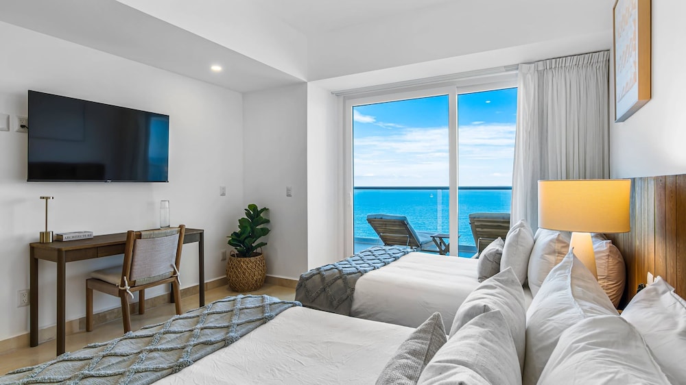 Beachfront Luxury 4BR Penthouse With Incredible Ocean Views