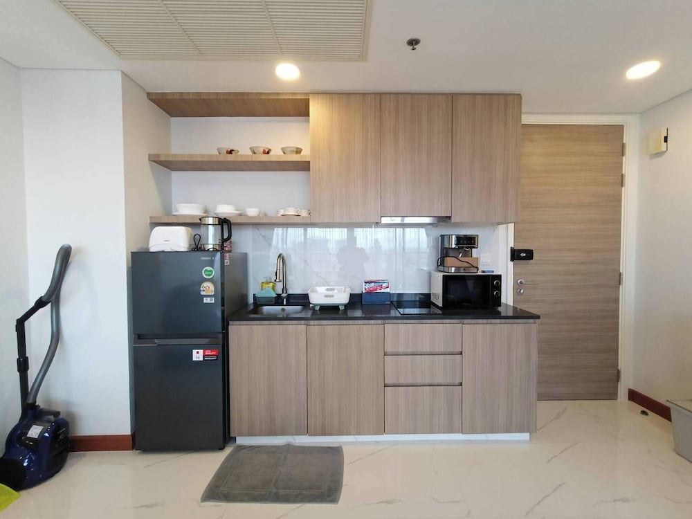 Luxury Large One Bedroom Seaview Serviced Apartment at Wongamat, Pattaya