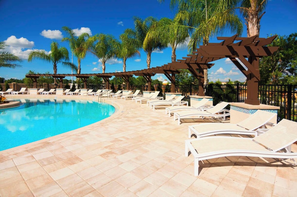 Family Getaway 3BR 2BA Lucaya Resort