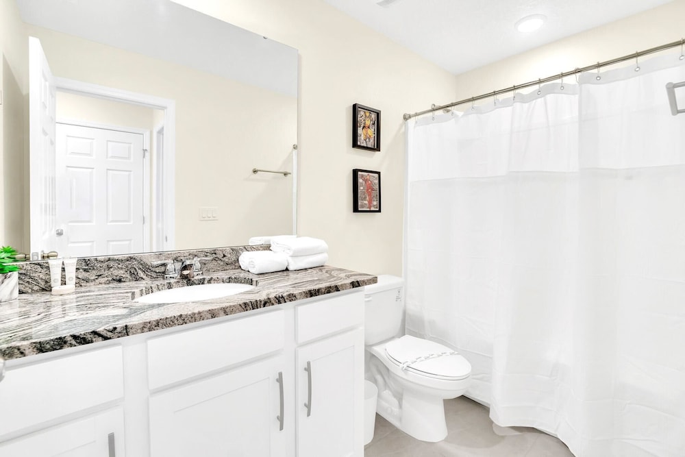 Spectacular 7BR Home w Pool & Arcade Near Disney