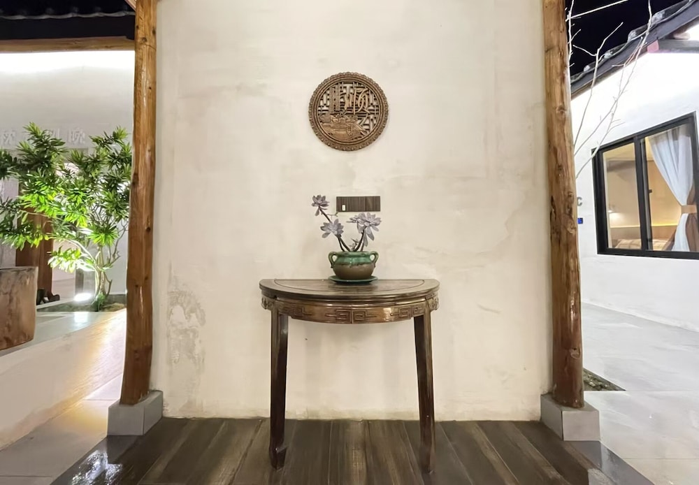 Serenity Courtyard Hotel
