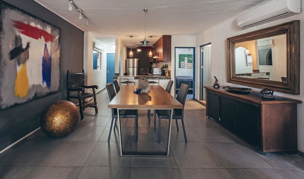 Cozy 2BR King Beds - Rooftop Pool - Fast Wifi