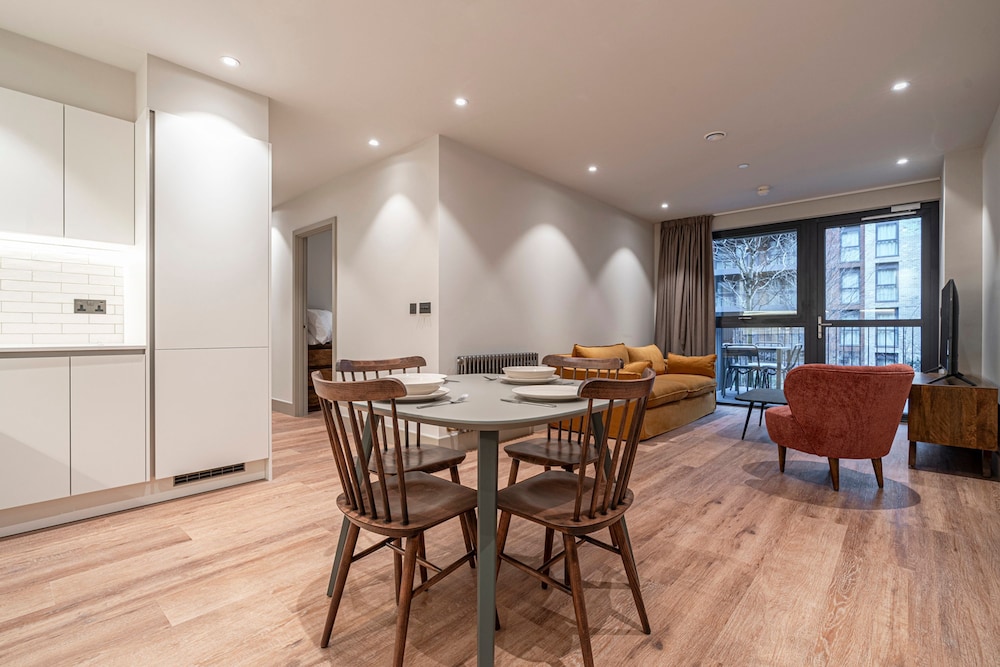 Elegant Apartment in North London
