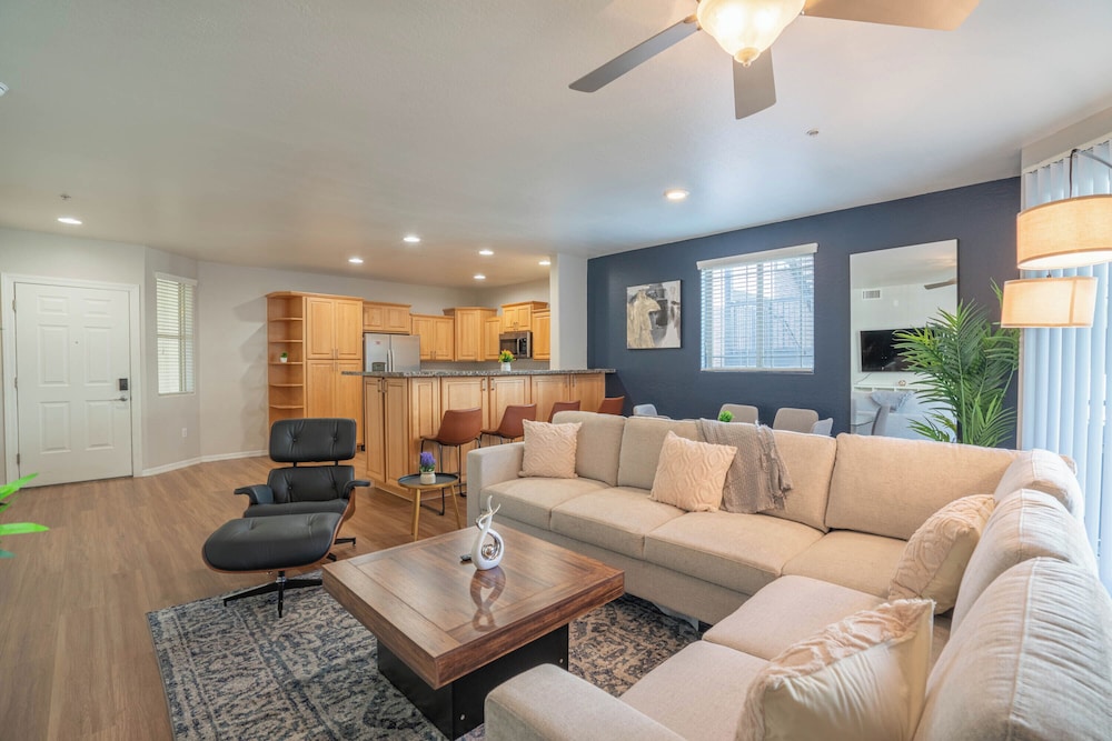 ROVE LIVING/KL - The Fredrick Tempe