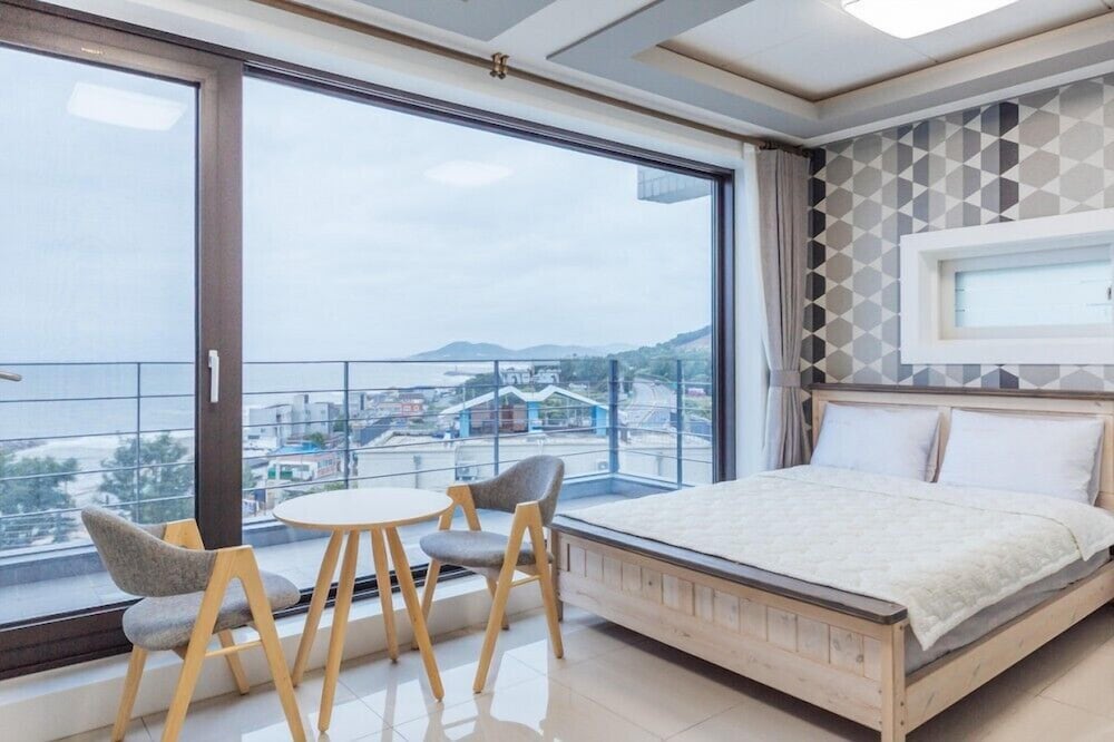 Hayanjip (Blue Road Town Pension view 5