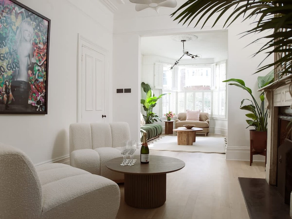Luxury 5-bedroom Town House in Brook Green Central London