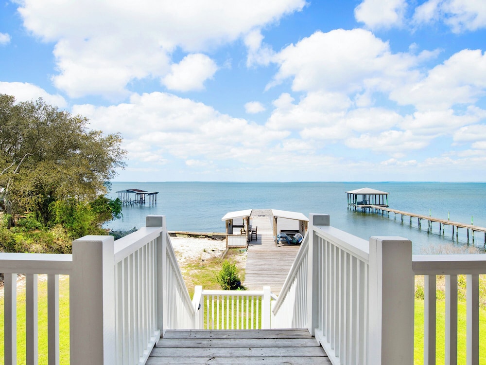 Bay Dream Believer by Southern Vacation Rentals